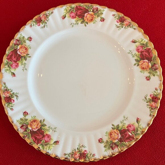 Royal Albert Old Country Roses Dinner Plate 10-3/8" Made in England - Picture 2 of 10